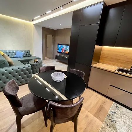 Queens Luxury Tirana
