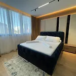 Apartment Queens Luxury Tirana