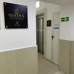 Apartment Queens Luxury