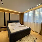 Apartment Queens Luxury Tirana
