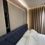 Apartment Queens Luxury