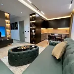 Apartment Queens Luxury Tirana