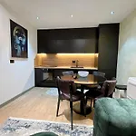 Apartment Queens Luxury *