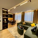 Apartment Queens Luxury *