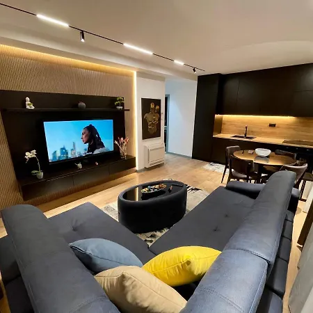 Queens Luxury * Tirana