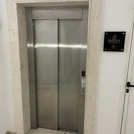 Queens Luxury Apartmán *