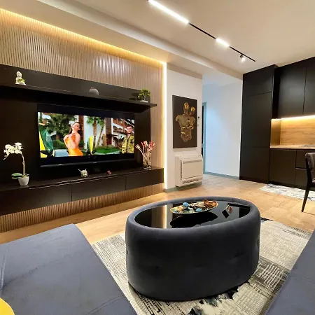 Apartment Queens Luxury