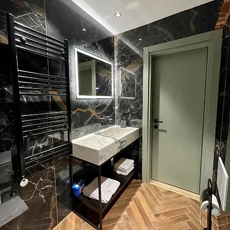 Queens Luxury Apartament Tirana