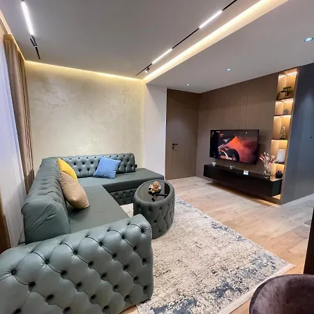 Apartment Queens Luxury Tirana