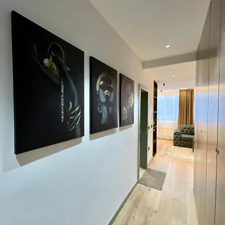 Queens Luxury Apartment *