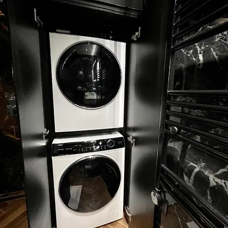 Queens Luxury Apartment Tirana