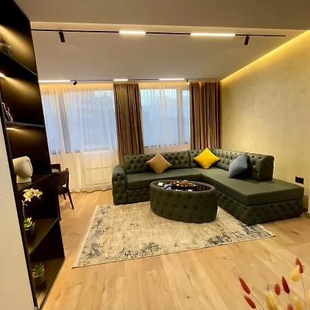 Queens Luxury Apartment *