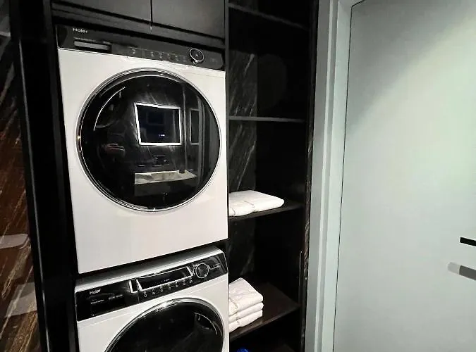 Queens Luxury * Tirana