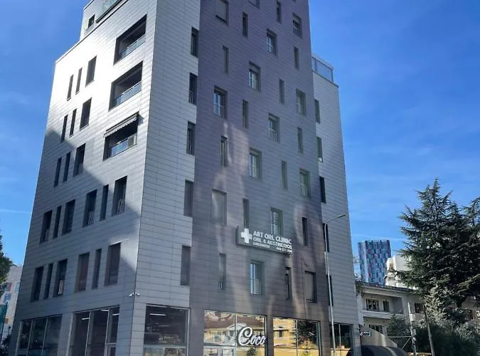 Queens Luxury * Tirana