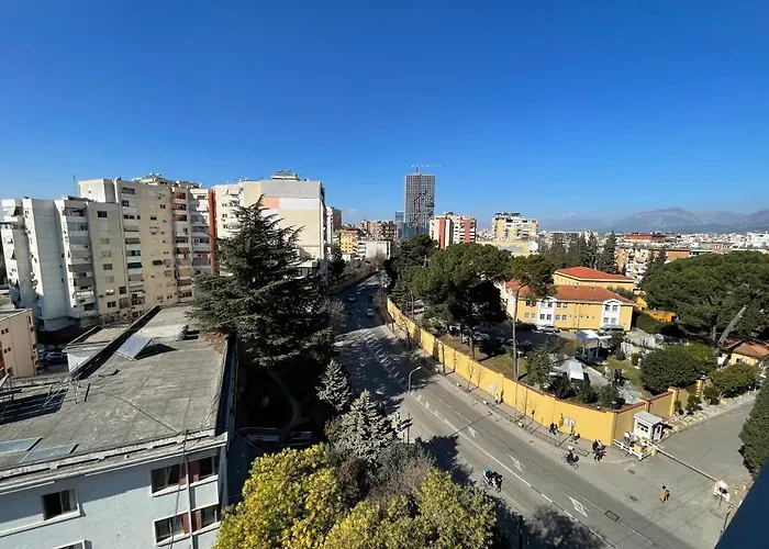 Queens Luxury * Tirana